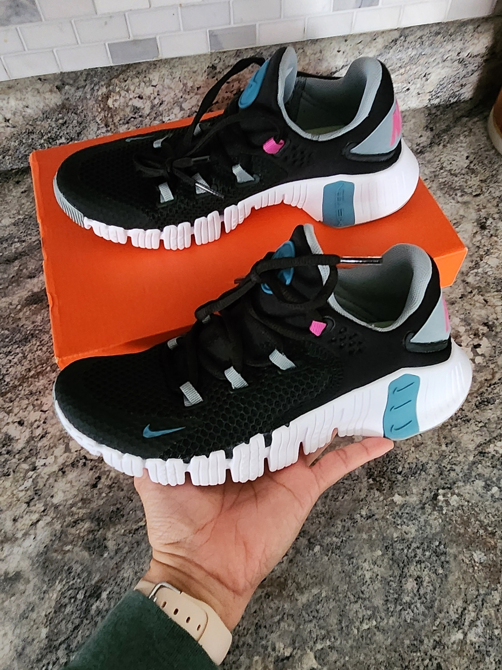 Nike Metcon 4 Womens Size 7 Black Sneakers w/ Teal & Pink New In BOX